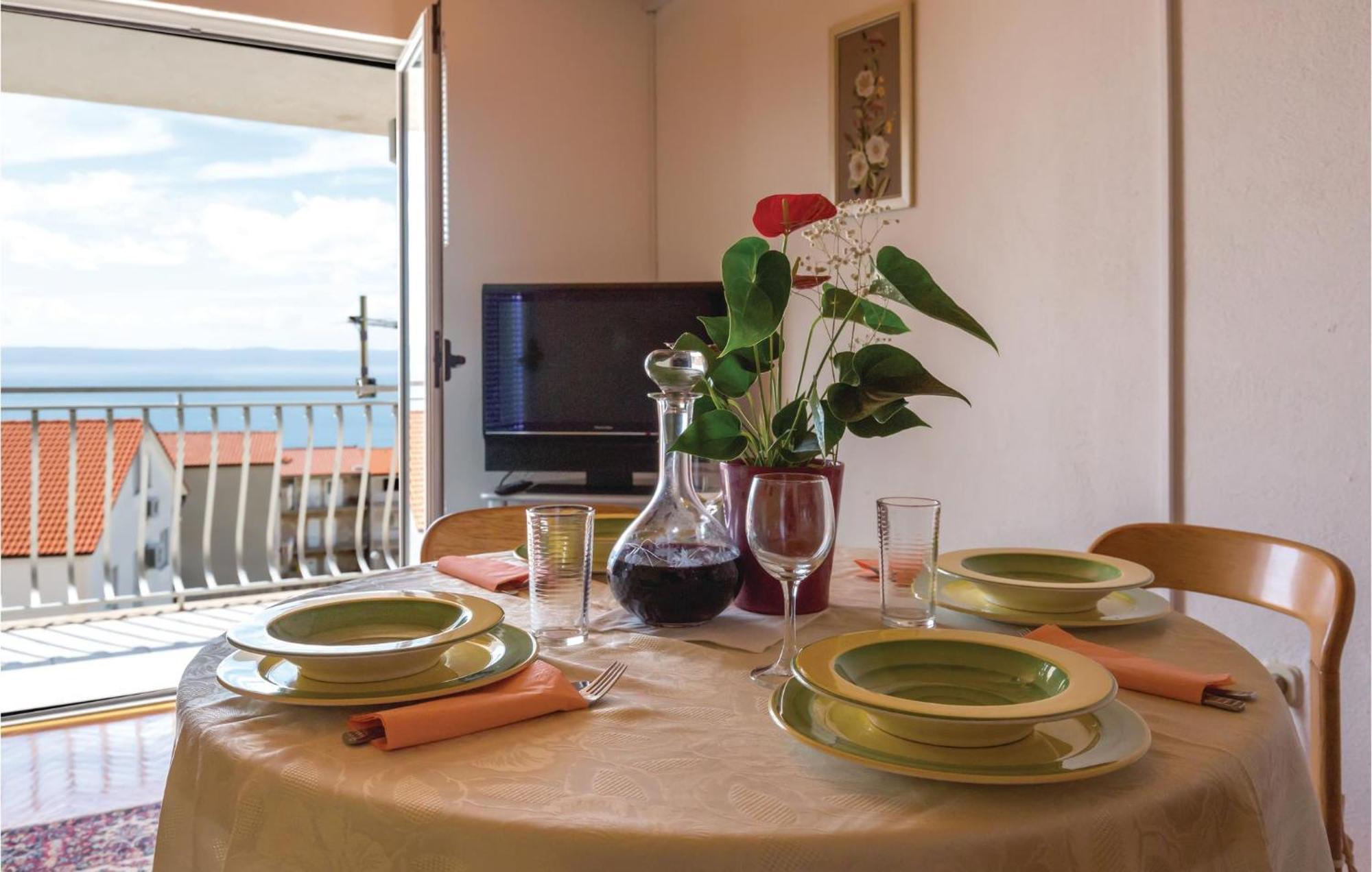 Nice Apartment In Makarska With House Sea View Exterior photo